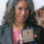 Manuela Fragale riceve la Medaglia del Senato della Repubblica dall'Assessore alla Cultura del Comune di Rende Prof. Marta Petrusewicz